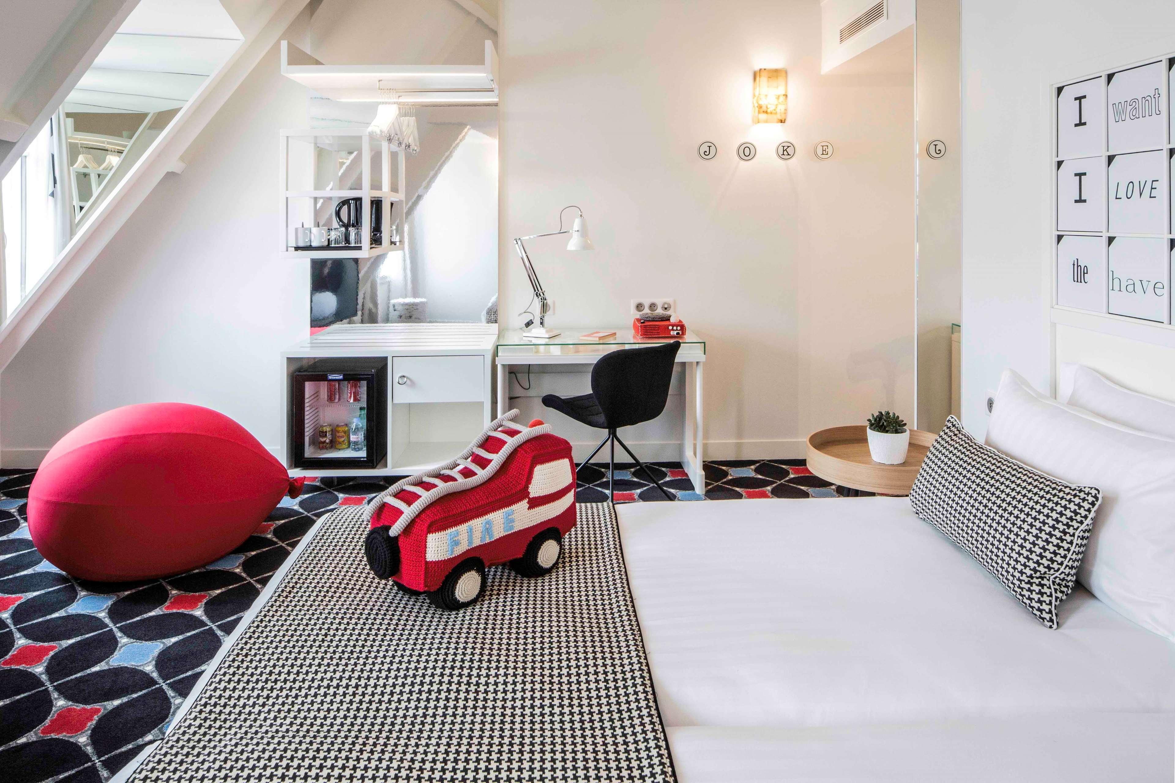Joke - Astotel Hotel París